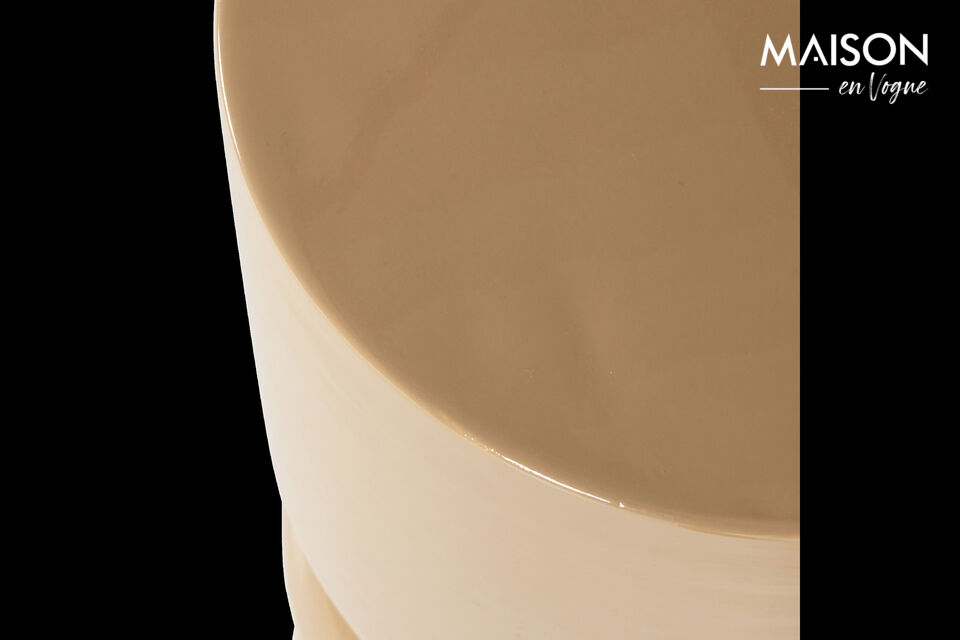 Brava is made of metal with a high gloss finish