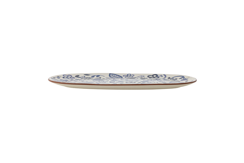 El plato de servir Figuria de Bloomingville es una fuente decorativa de gres blanco