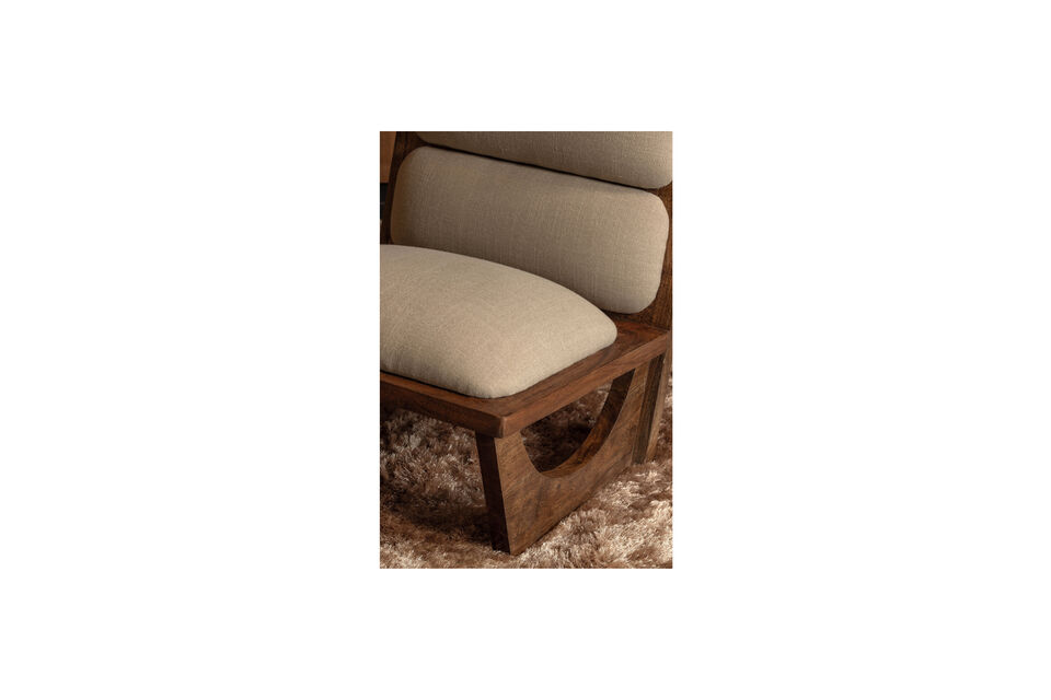 Fauteuil tendance avec base organique Cadre en bois d\'acacia Assise recouverte d\'un boucle doux H