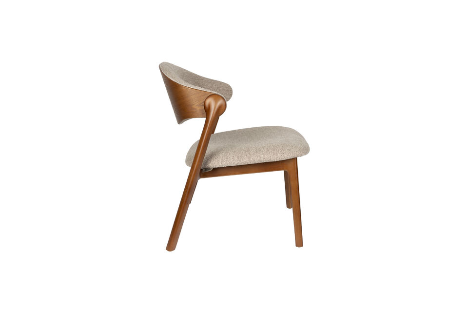 Crea un\'atmosfera accogliente in casa con mobili di carattere, come la poltrona Dutchbone Babington