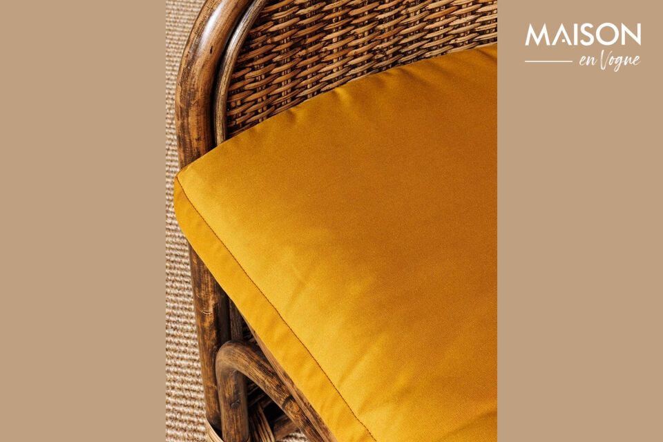 Scoprite un comfort senza tempo con la nostra poltrona in rattan marrone