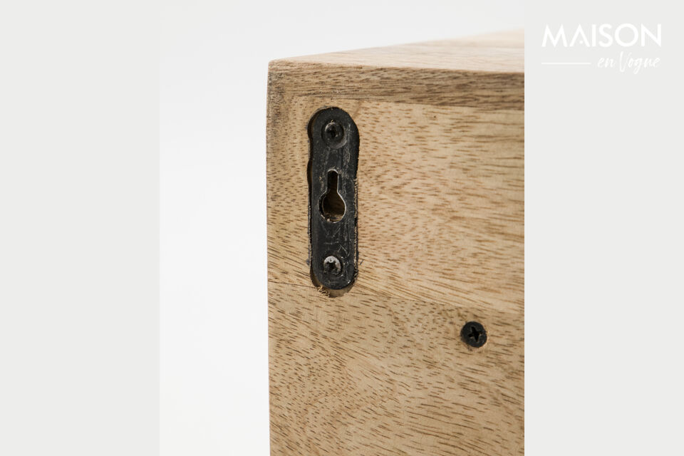 Cette pièce compacte est astucieuse et fonctionnelle, idéale pour les petits espaces