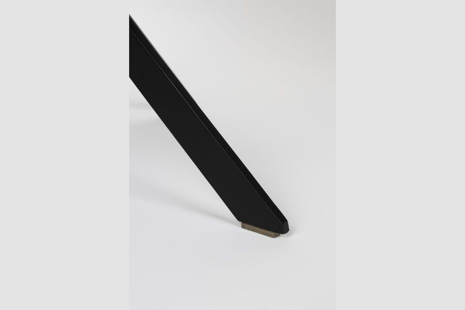 Son allure élégante rappelle les lignes pures du design scandinave