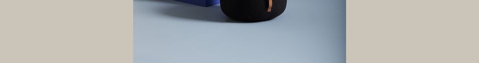 Mise en avant matière Pouf en tissu noir Kubu