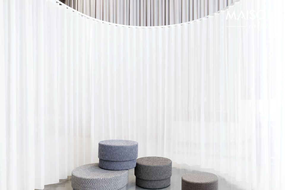 Pouf rotondo in tessuto grigio