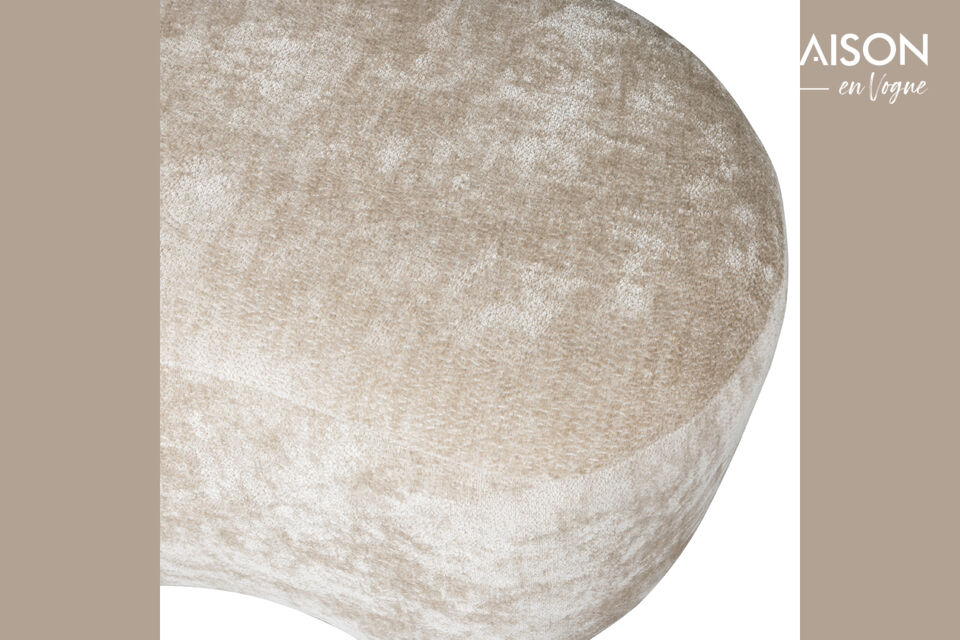 Le tissu doux est composé à 100 % de polyester, ce qui le rend très facile à entretenir