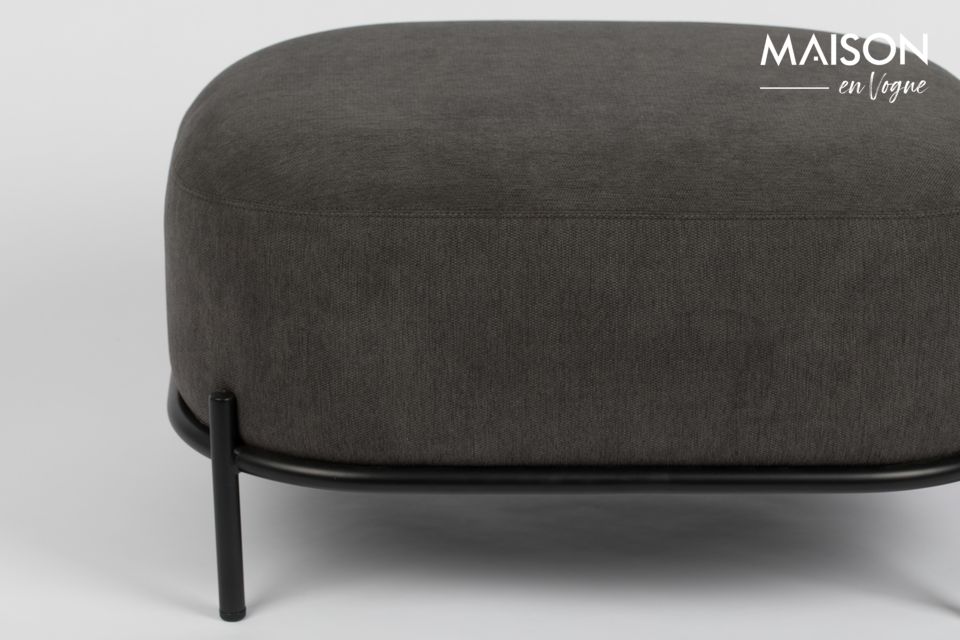 White label living propose un large pouf d\'une hauteur de 36 cm, sobre mais très élégant