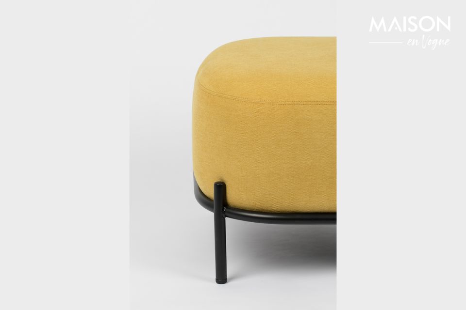 Avec sa belle couleur ensoleillée, ce pouf apporte de la gaieté dans votre maison