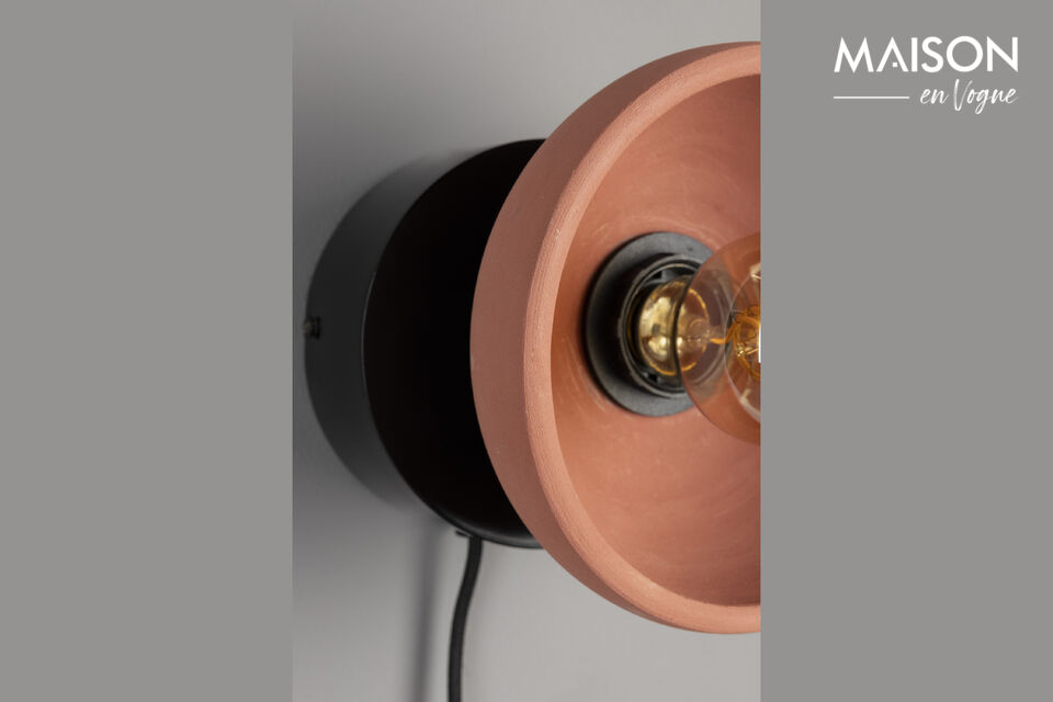 These striking lamps immediately catch the eye even if they are small