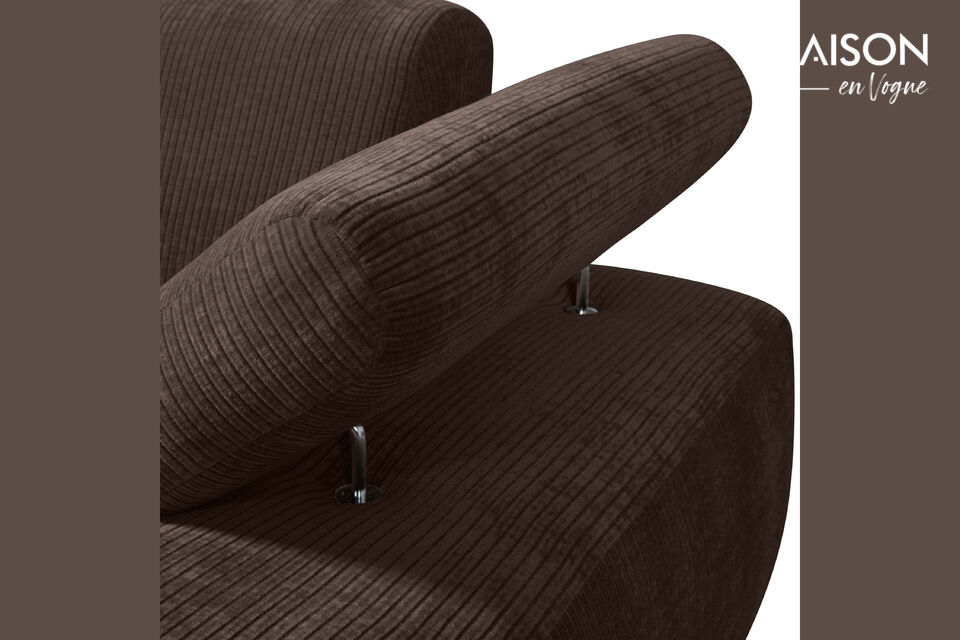 The chaise longue element can be ordered with the armrest on the left and right side