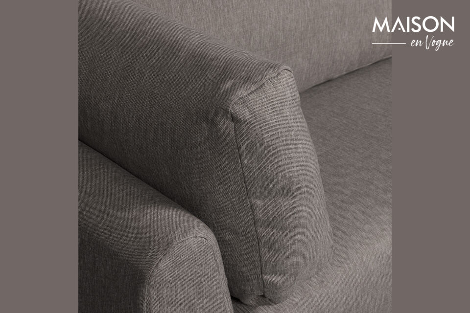 The stylish design is emphasised by the high, black leg with a cylinder shape