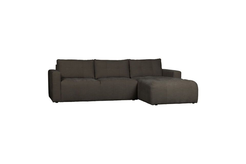 This centerpiece for your living room combines sturdiness and comfort with its soft