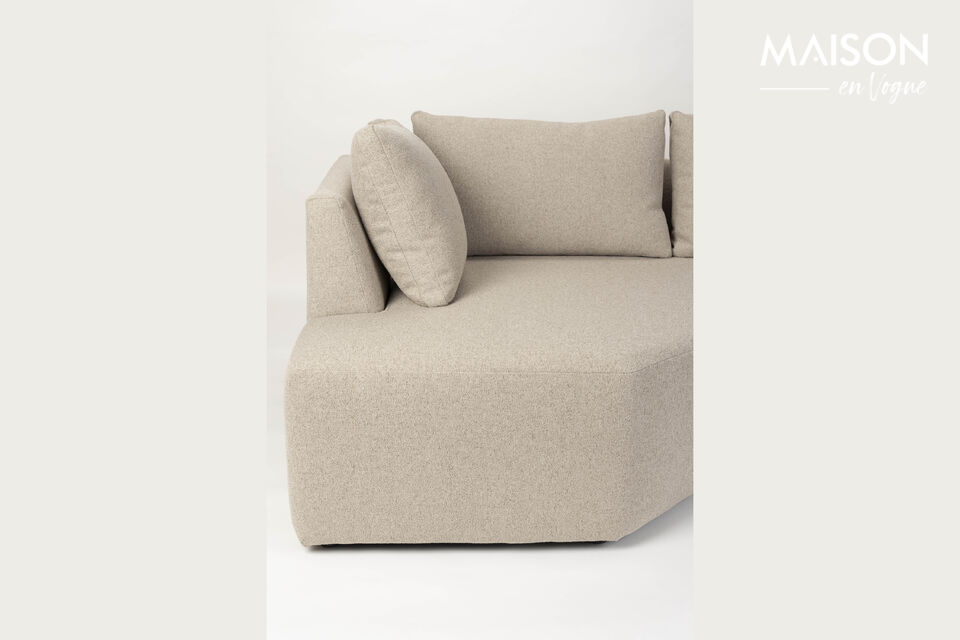   

Made of durable polyester, the Prosper sofa is easy to take off