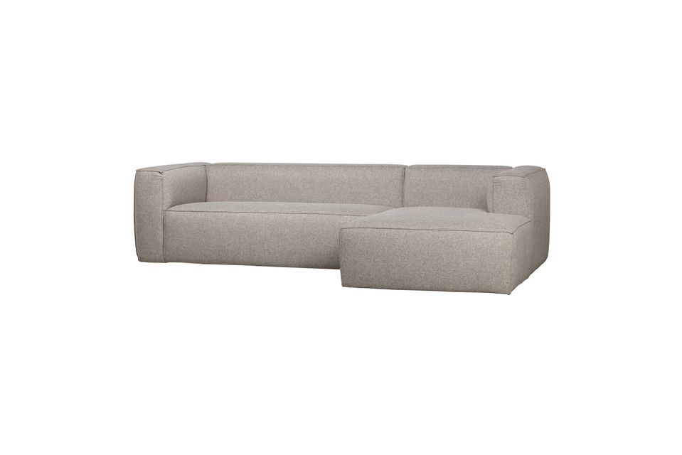 The 5-seater has a seat height of 46 cm and a seat depth of 66 cm