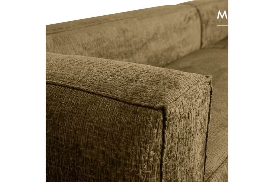 The low legs and all-round upholstered quality ensure that the Bean item looks chunky but calm
