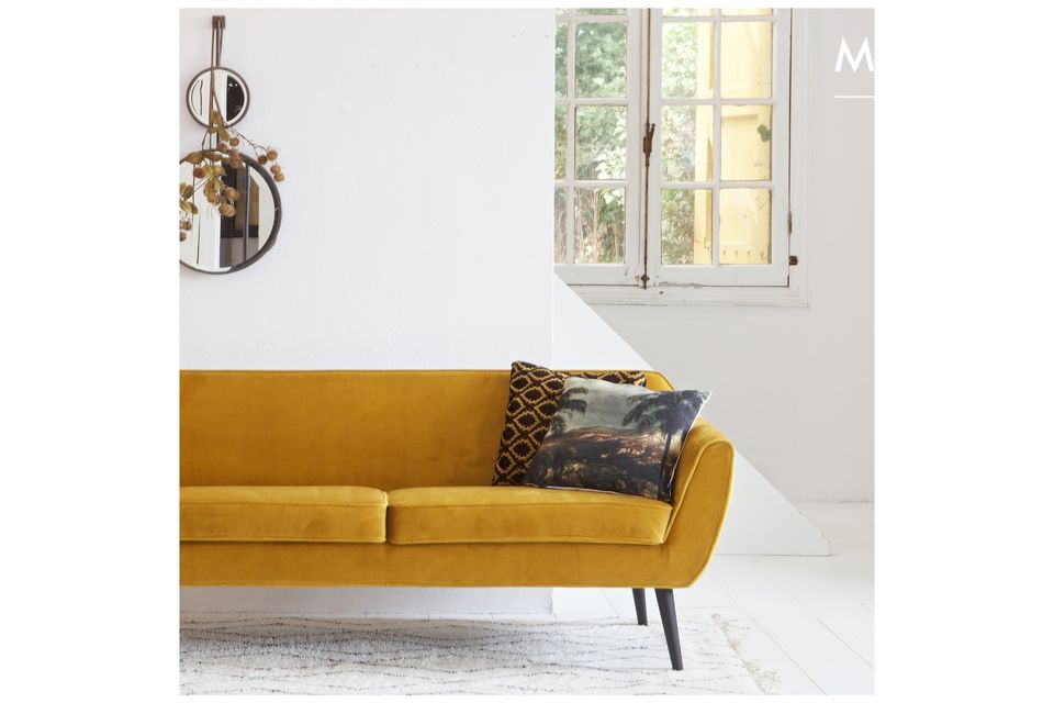 Sleek 3-seater sofa in velvet