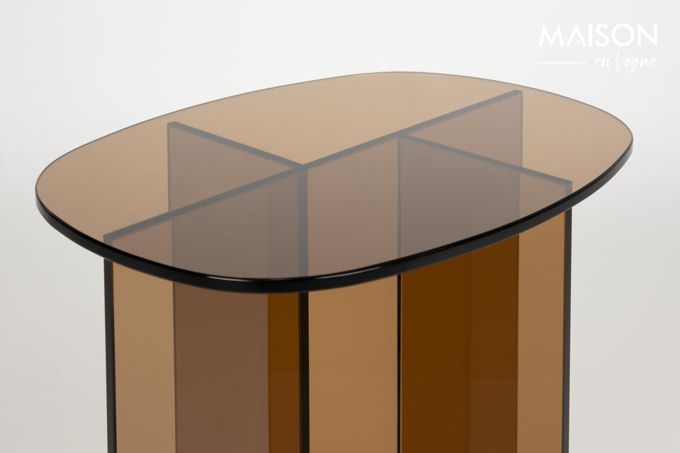 Durch das Design mit gekreuzten Paneelen entsteht ein schönes grafisches Linienmuster