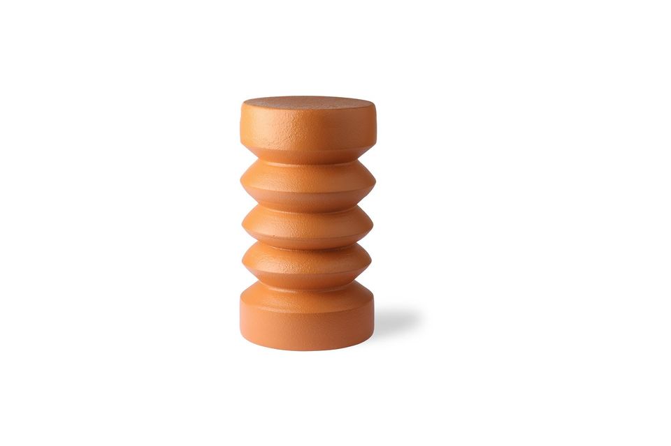 Its diameter of 23 cm allows it to find its place very easily