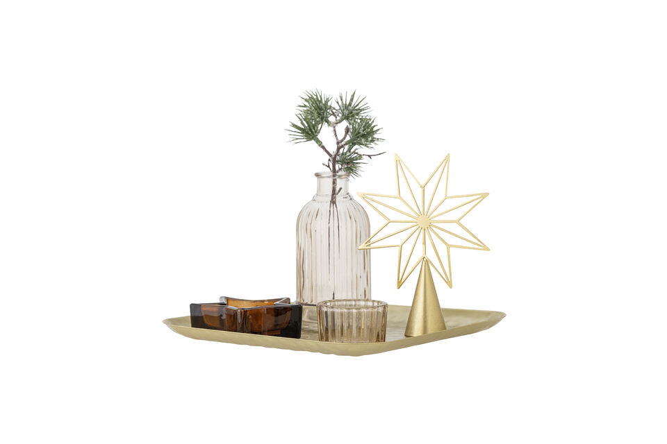 Gefertigt mit einem eleganten Goldfinish