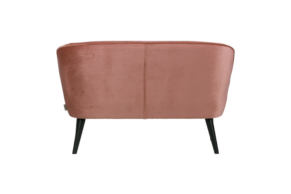 Upholstered in foam, this model\'s shapes evoke softness and cocooning, with curved corners