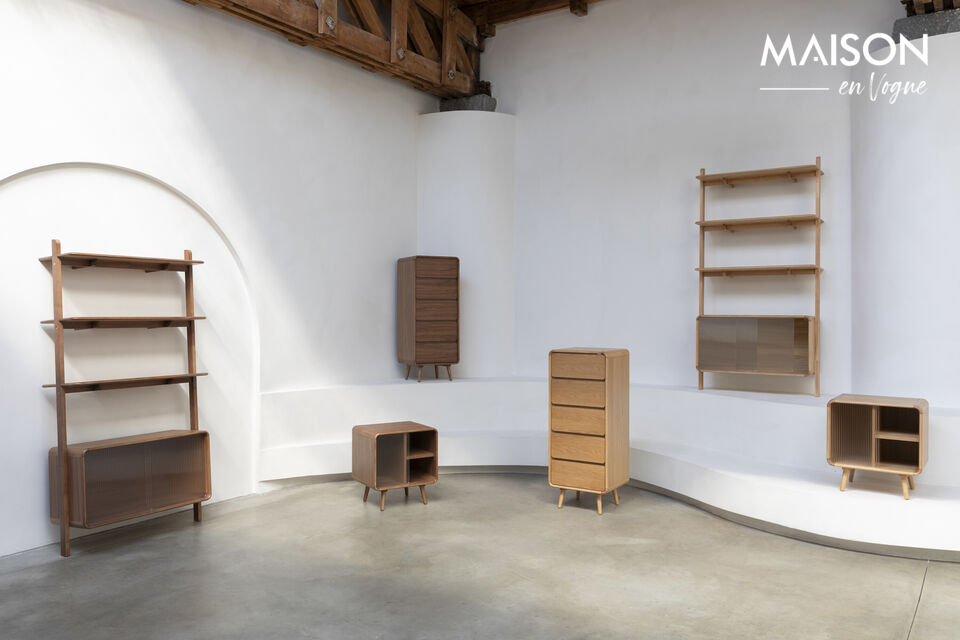 Scegliete una tonalità di rovere chiaro o il calore del noce