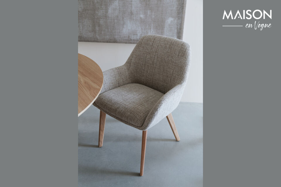 Dieser stilvolle Stuhl verleiht jedem Esszimmer eine zeitgemäße Note und ist in Off-White und