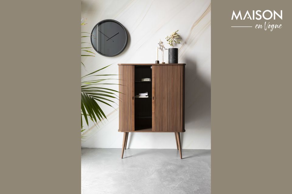Schrank aus Nussbaum Barbier Zuiver