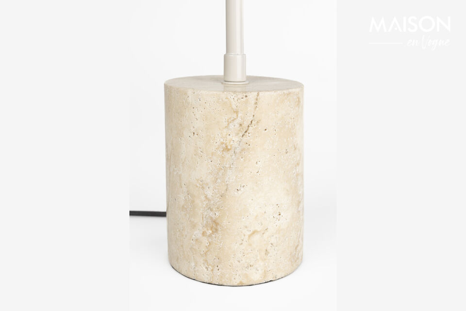 Das schlanke Design und die neutralen Farbtöne machen die Lampen modern und zudem leicht