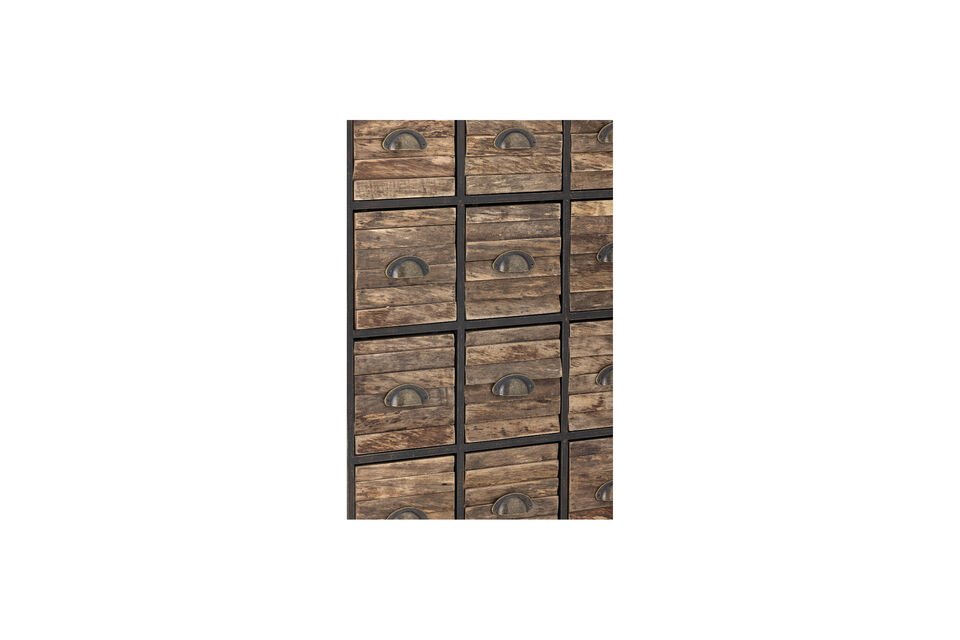 Dieser Drawer sorgt für Ordnung bei allem, von Kleinigkeiten bis hin zu Büroartikeln