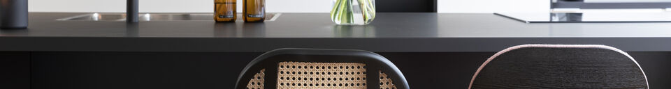 Materiali prima di tutto Sedia da bancone in rattan e tessuto rosa Spike