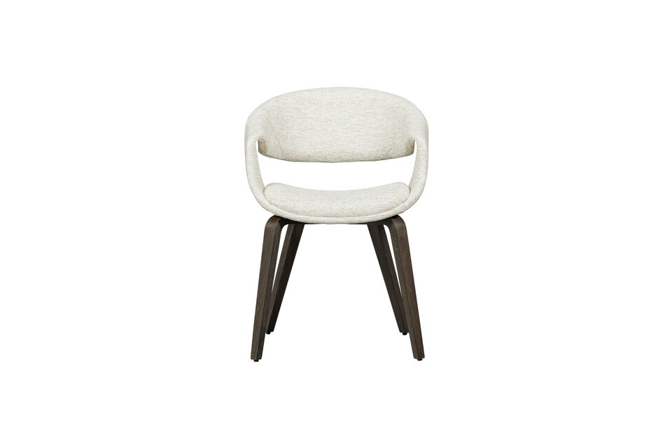 La chaise est disponible en plusieurs versions