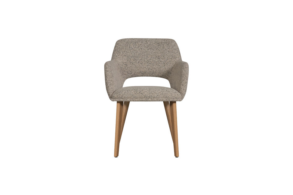 La chaise est disponible en plusieurs versions