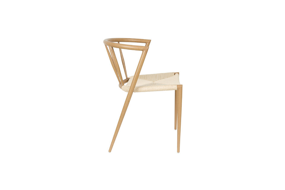 Con una seduta in corda naturale e una struttura effetto legno in un\'elegante finitura marrone