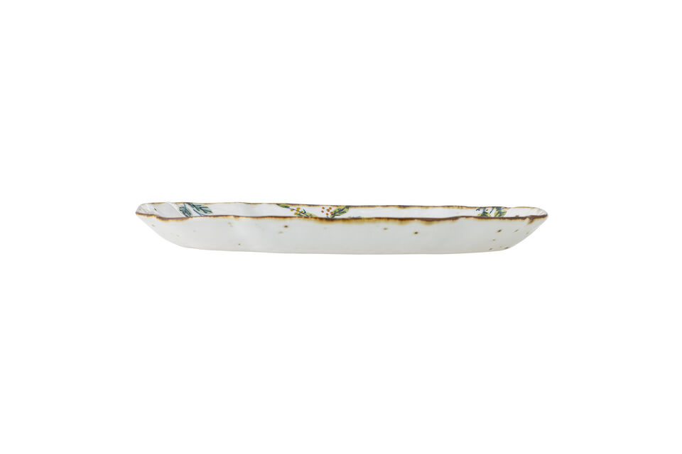 The irregular scalloped edge with a dark brown finish adds a subtle rustic touch