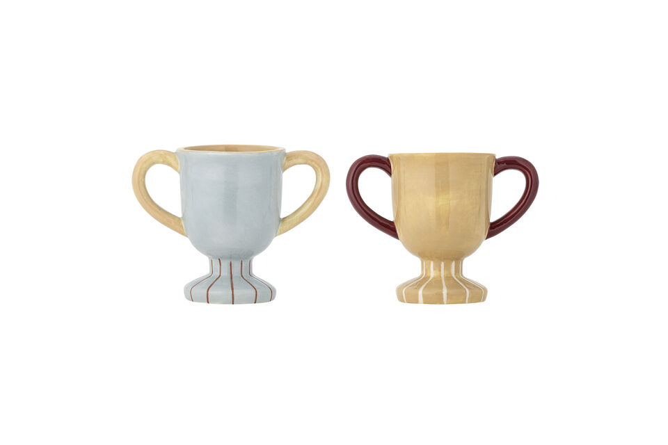 Each cup is decorated with a large star and the number 1, highlighted with small gold-tone dots