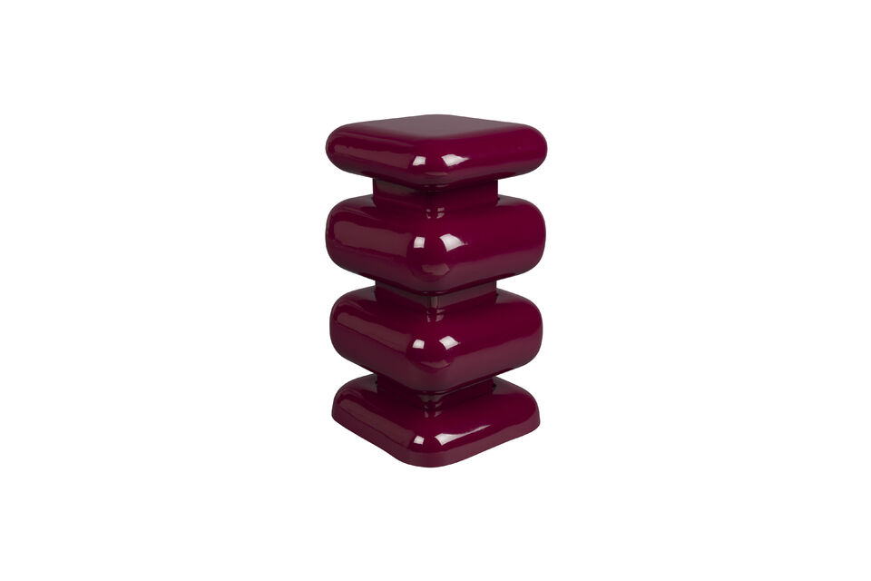 Cerchi un tocco retrò discreto per la tua casa? Il tavolino Stubby in rosso bordeaux è