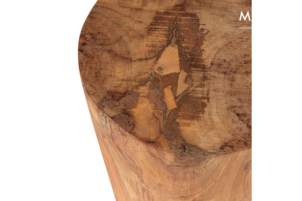Playful design Wood with visible grain pattern Compact size for flexible use  The Viri side table