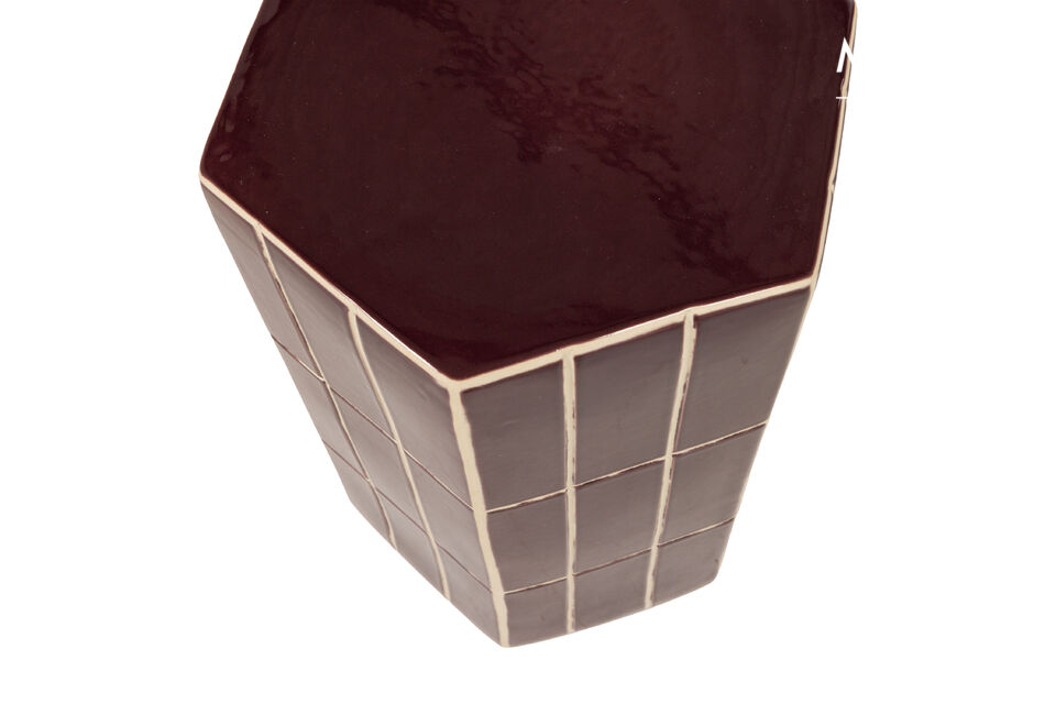 Material The side table is made of ceramic with a glossy finish