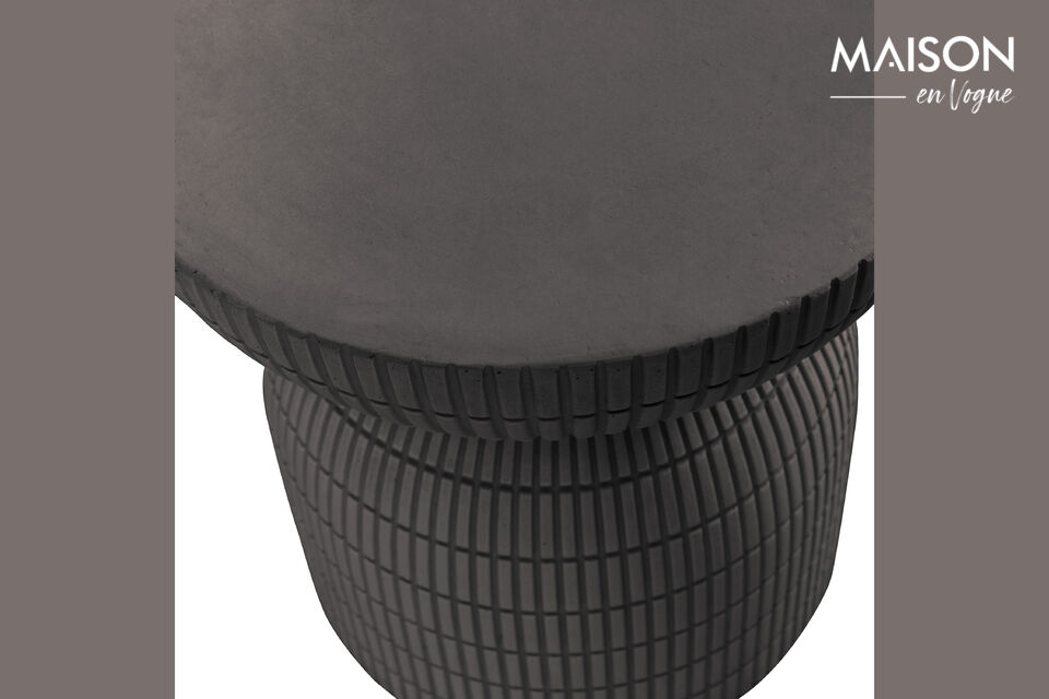 The round shapes combined with the relief make the Samson bring a lot of character and atmosphere