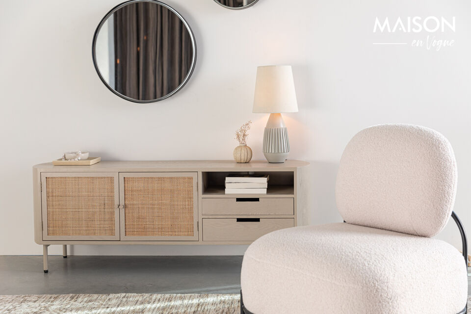 Das stimmungsvolle Amaya-Sideboard passt in den Japandi-Stil und passt in jedes Interieur