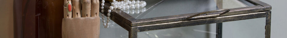 Material Details Sidetable 75x38x76 cm metal antique brass Goddess