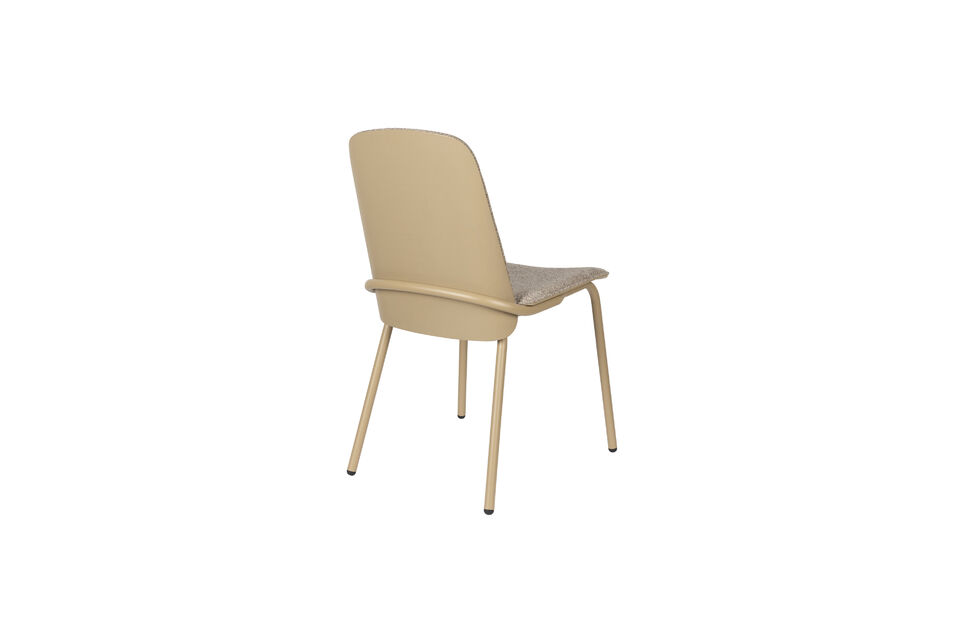 Esta silla de comedor con estructura de tubos está disponible en varios colores
