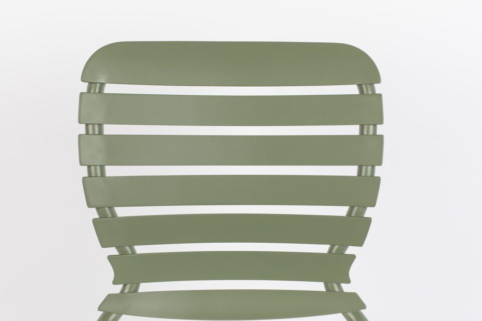 Integrar esta silla en su espacio exterior le garantiza una combinación perfecta de funcionalidad