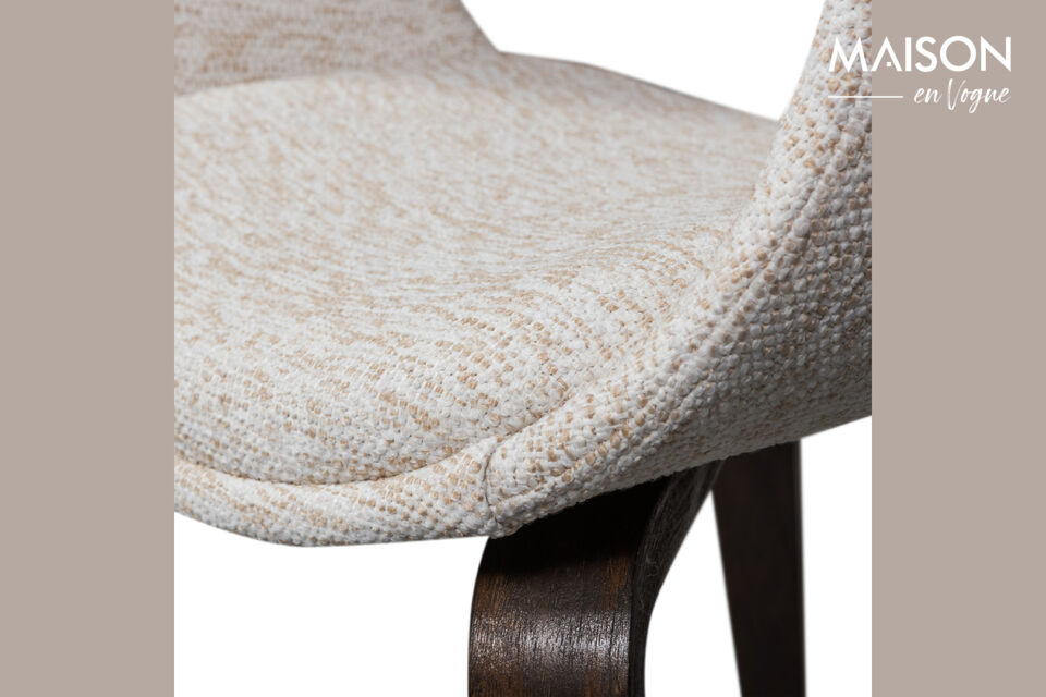 Cette chaise de salle a manger elegante et confortable est parfaite pour des heures de repas