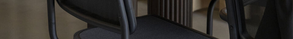 Descriptivo Materiales Silla de comedor de madera de haya negra Carree