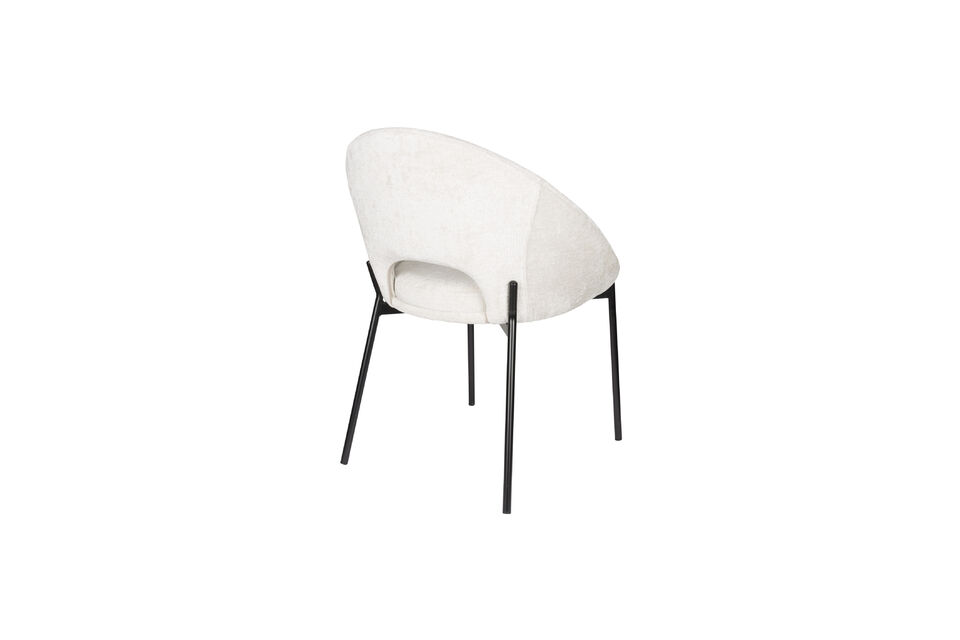 Fabricada con un tejido de alta calidad y una elegante estructura negra con recubrimiento en polvo