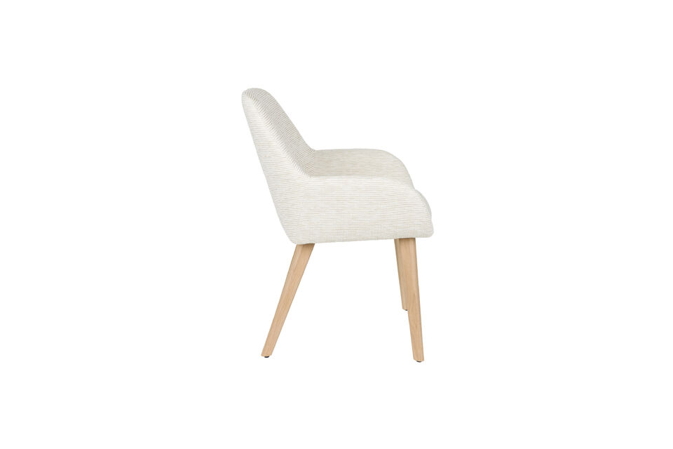 Esta elegante silla aporta un toque contemporáneo a cualquier comedor y está disponible en blanco