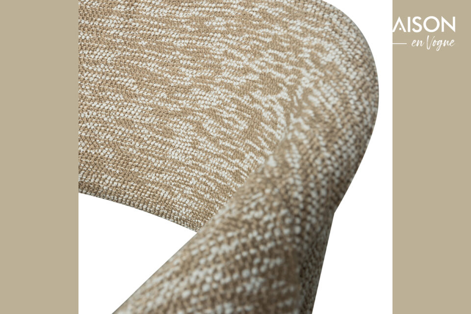 Esta elegante y cómoda silla de comedor es perfecta para disfrutar de largas comidas