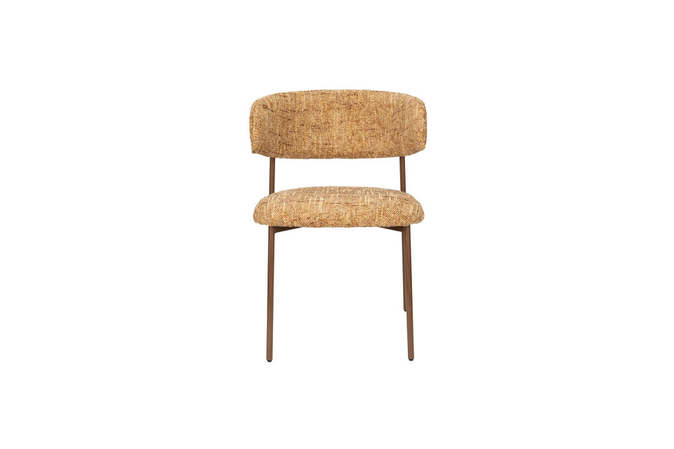 Disfrute de largas sobremesas con la silla de comedor y el taburete de bar Claes