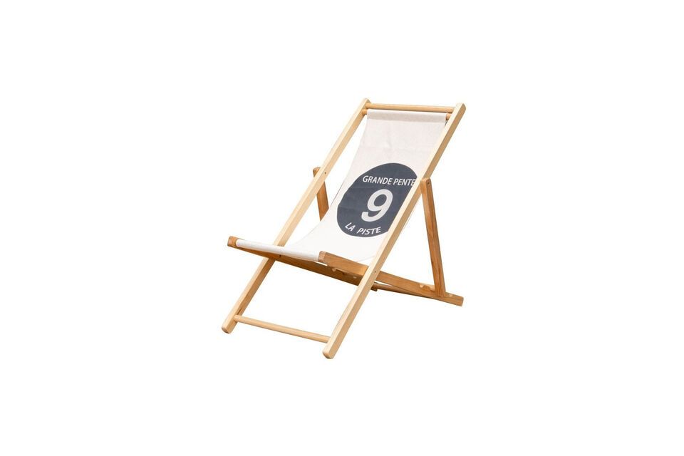 El cuidado diseño de esta silla de jardín ofrece un equilibrio perfecto entre funcionalidad y
